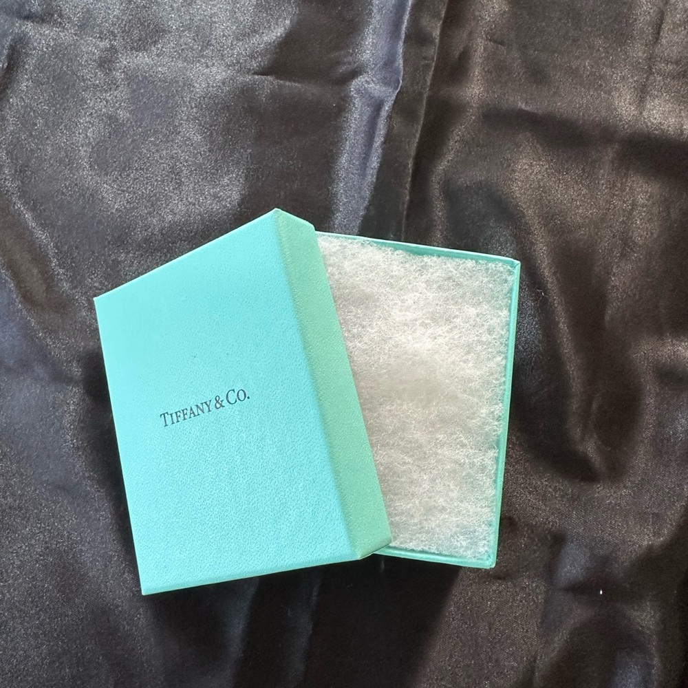 Tiffany Box - Picture 2 of 2